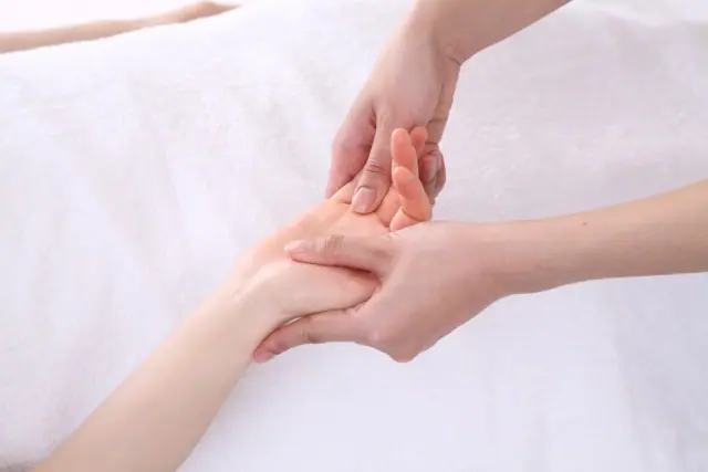 育児中によくある手首の腱鞘炎(けんしょうえん)